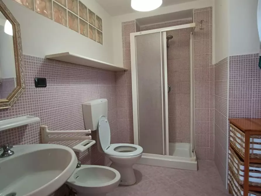 Immagine 50 di Villa in vendita  a Montignoso