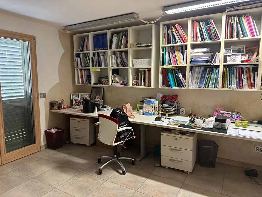 Immagine 37 di Villa in vendita  a Vinci