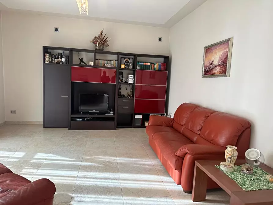 Immagine 2 di Villa in vendita  a Vinci