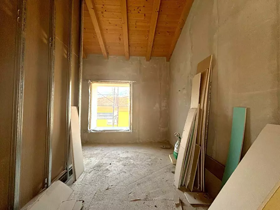 Immagine 8 di Appartamento in vendita  a Lucca