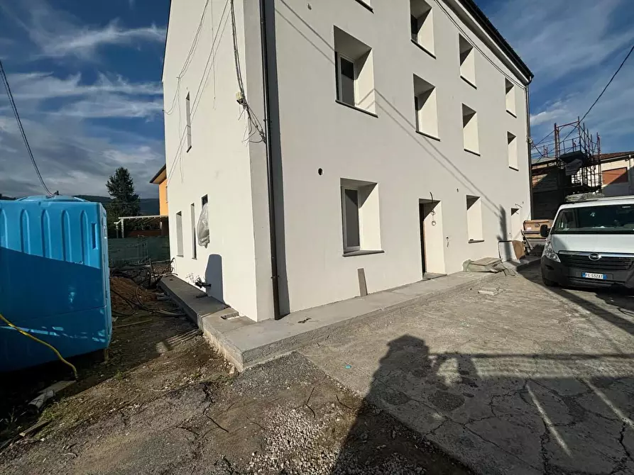 Immagine 15 di Appartamento in vendita  a Lucca