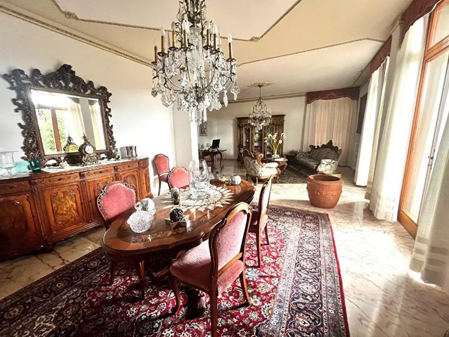 Immagine 16 di Villa in vendita  a Capraia E Limite