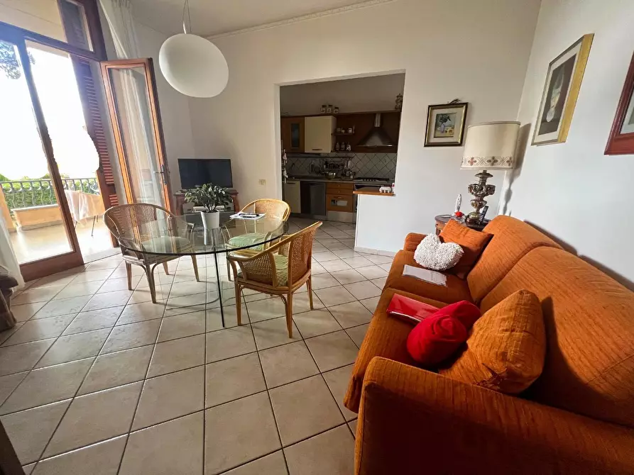 Immagine 12 di Villa in vendita  a Capraia E Limite