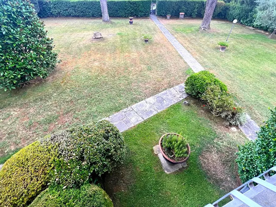 Immagine 15 di Villa in vendita  a Capraia E Limite