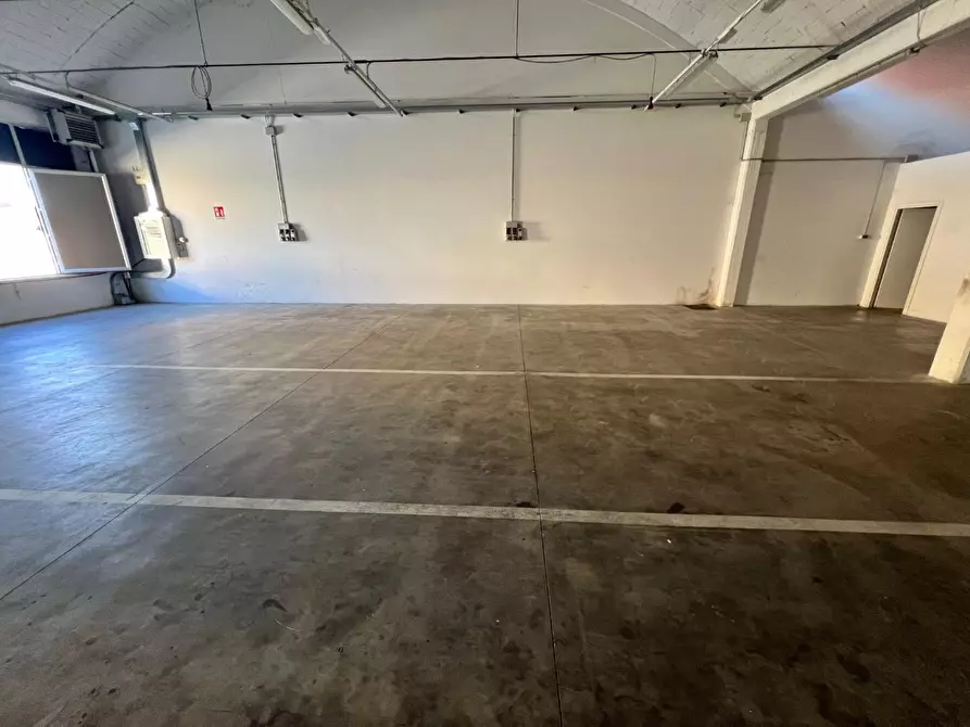 Immagine 3 di Attività artigianale in affitto  a Montelupo Fiorentino