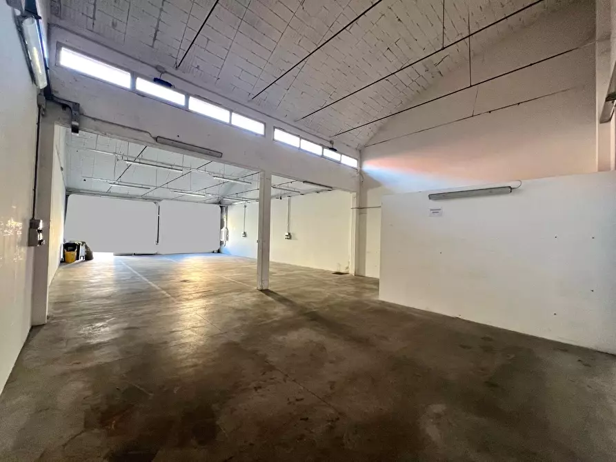 Immagine 6 di Attività artigianale in affitto  a Montelupo Fiorentino