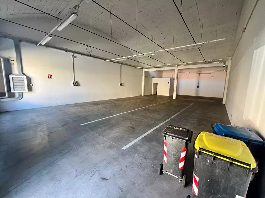 Immagine 2 di Attività artigianale in affitto  a Montelupo Fiorentino