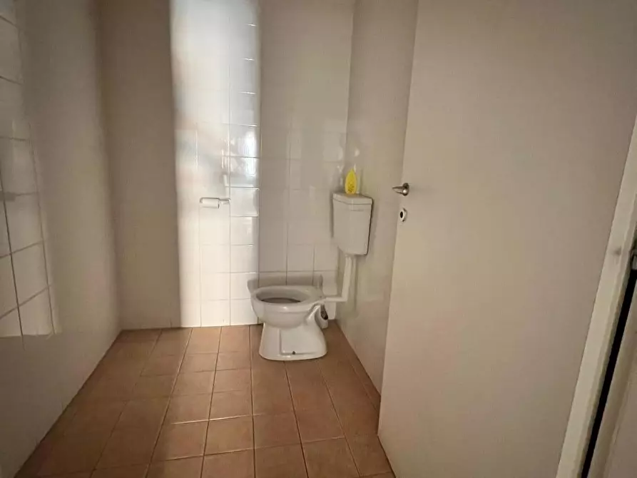 Immagine 7 di Attività artigianale in affitto  a Montelupo Fiorentino