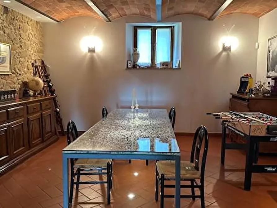 Immagine 6 di Casa colonica in vendita  a Vinci