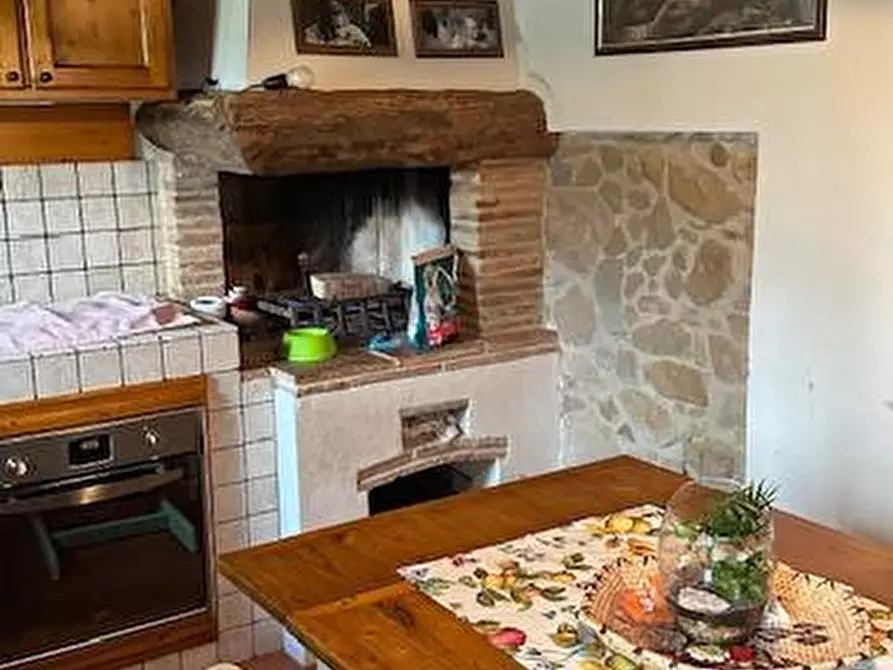 Immagine 15 di Casa colonica in vendita  a Vinci