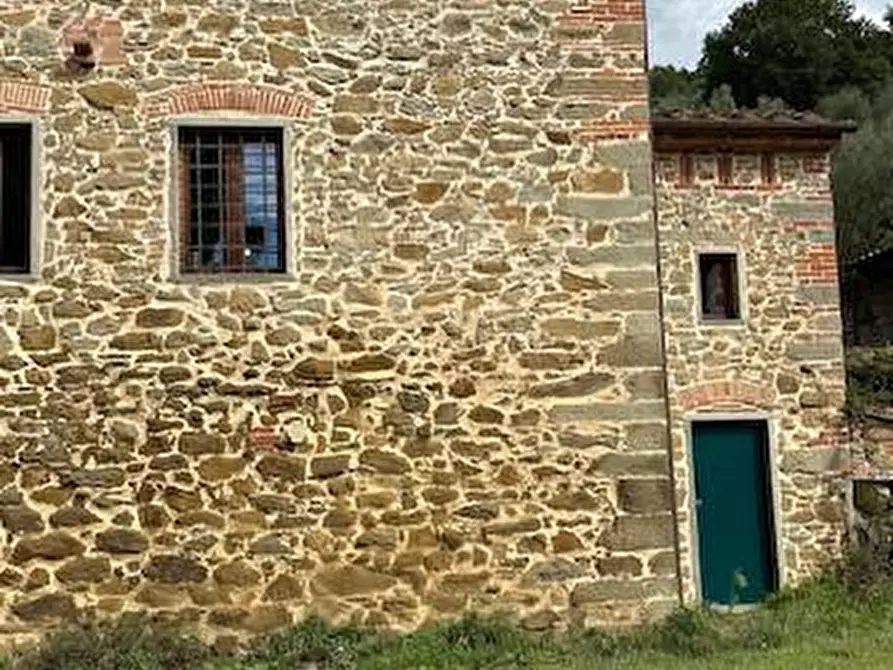 Immagine 29 di Casa colonica in vendita  a Vinci