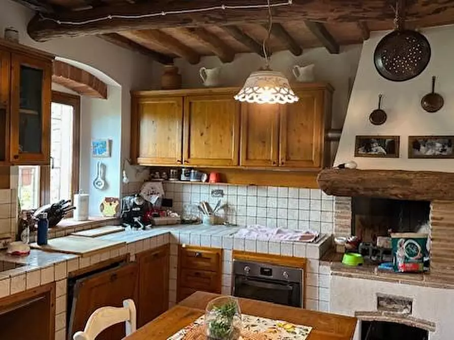Immagine 13 di Casa colonica in vendita  a Vinci
