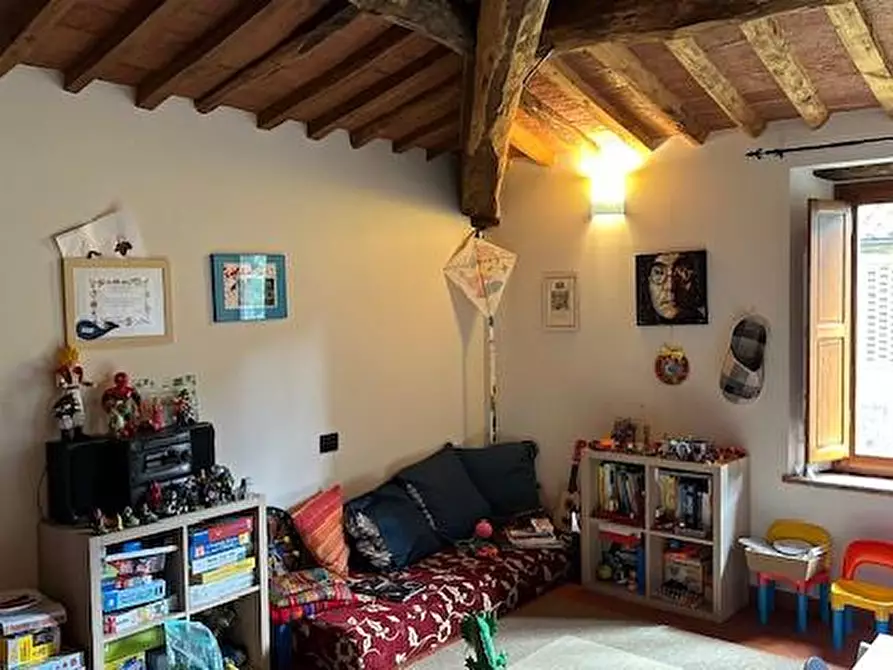 Immagine 19 di Casa colonica in vendita  a Vinci