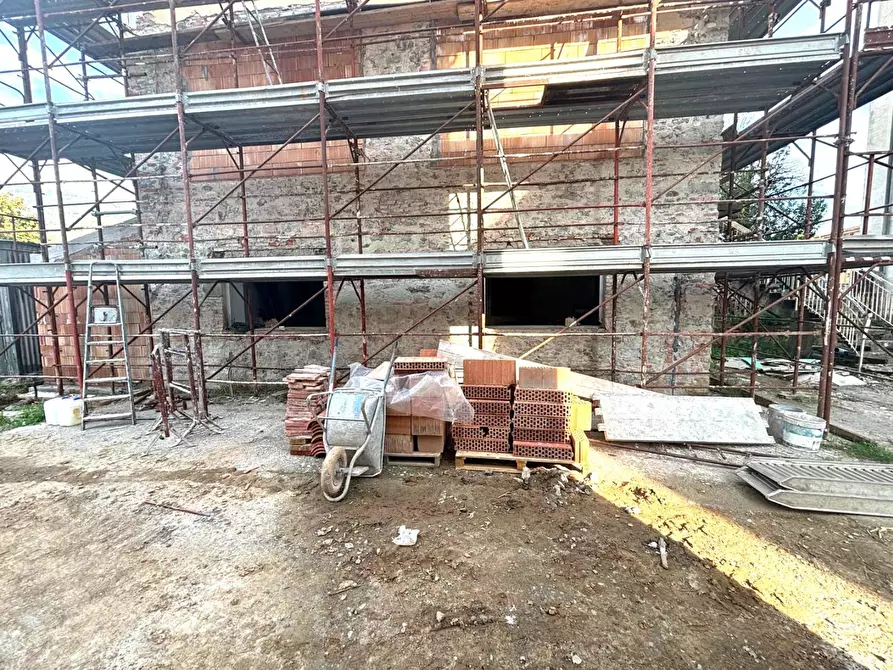 Immagine 16 di Villa in vendita  a Lucca