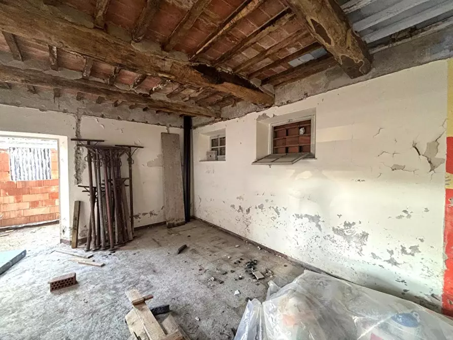 Immagine 13 di Villa in vendita  a Lucca