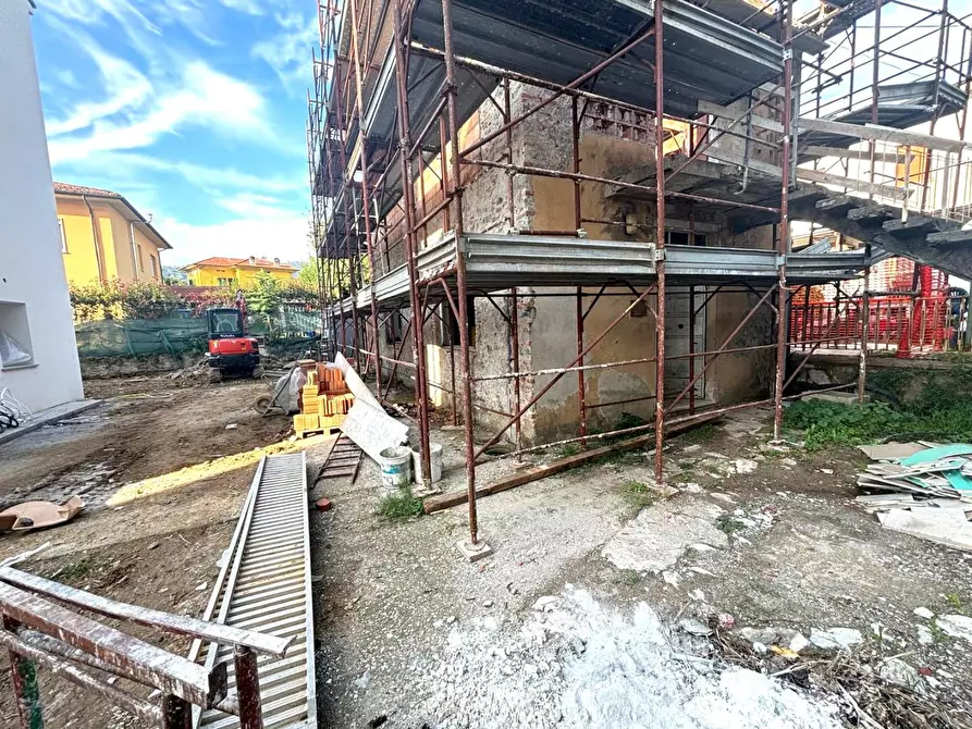 Immagine 14 di Villa in vendita  a Lucca