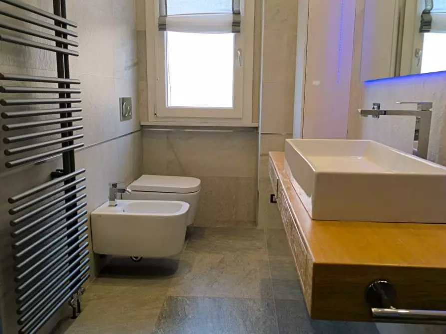 Immagine 23 di Appartamento in vendita  a Carrara