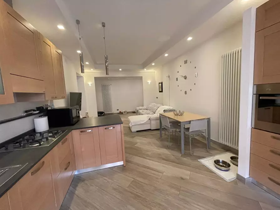 Immagine 3 di Appartamento in vendita  a Carrara