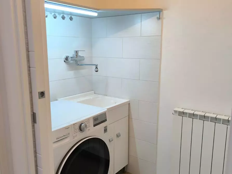 Immagine 21 di Appartamento in vendita  a Carrara