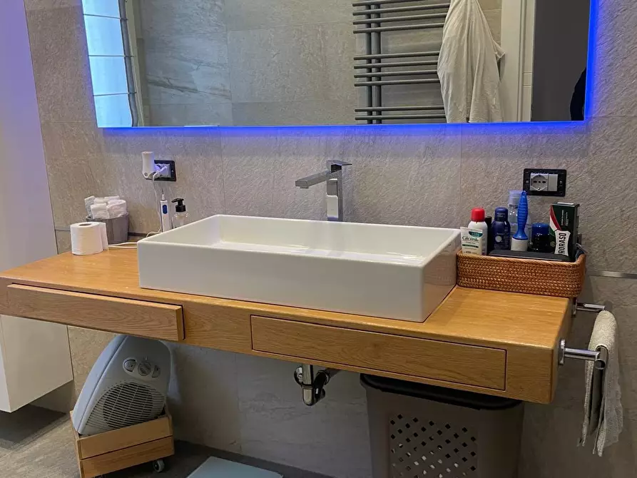 Immagine 22 di Appartamento in vendita  a Carrara