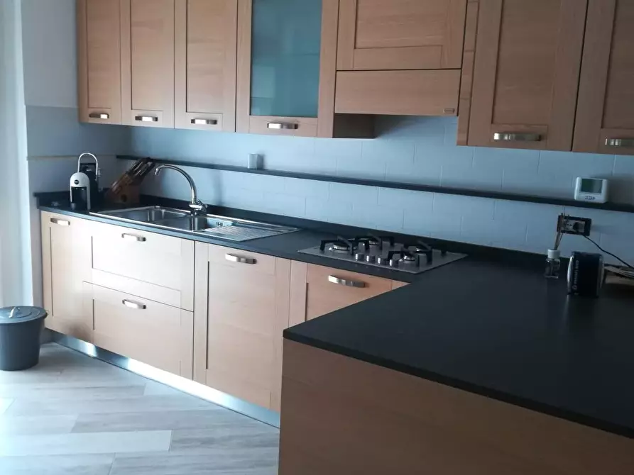 Immagine 1 di Appartamento in vendita  a Carrara