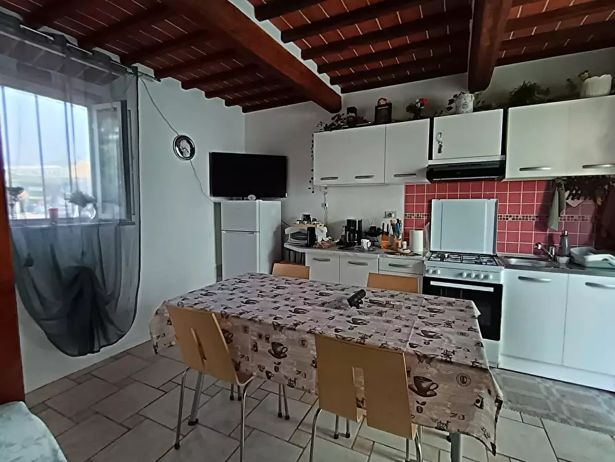 Immagine 7 di Appartamento in vendita  a Pescia