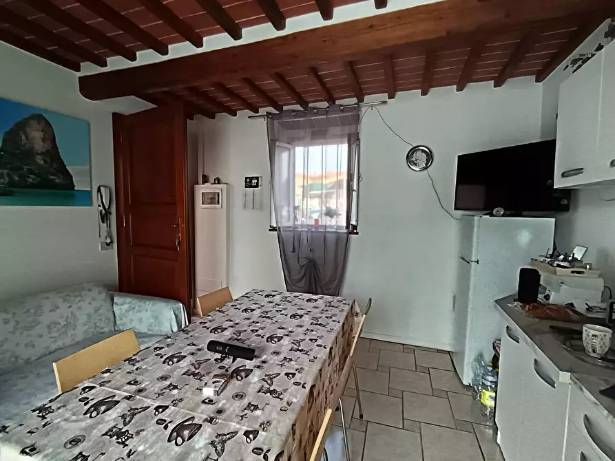 Immagine 2 di Appartamento in vendita  a Pescia