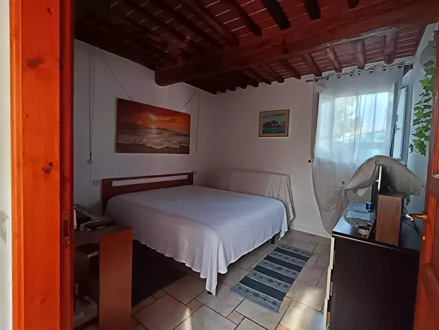 Immagine 10 di Appartamento in vendita  a Pescia