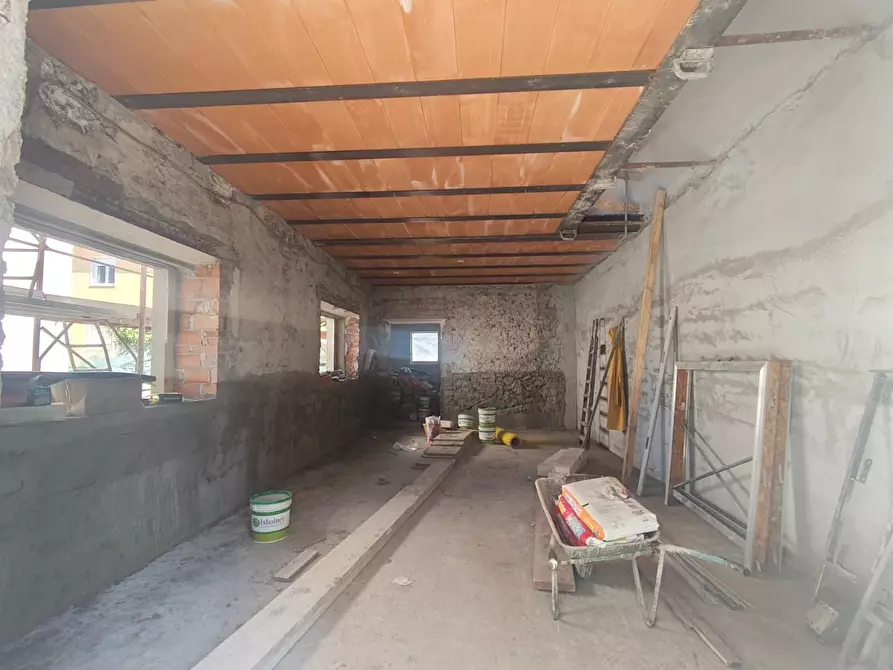 Immagine 17 di Villa in vendita  a Lucca
