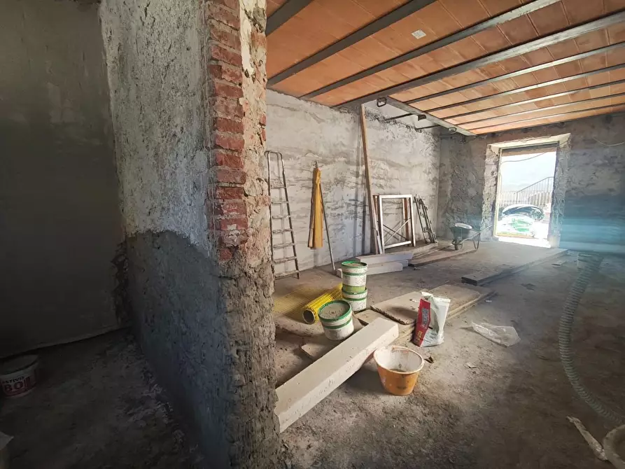 Immagine 21 di Villa in vendita  a Lucca