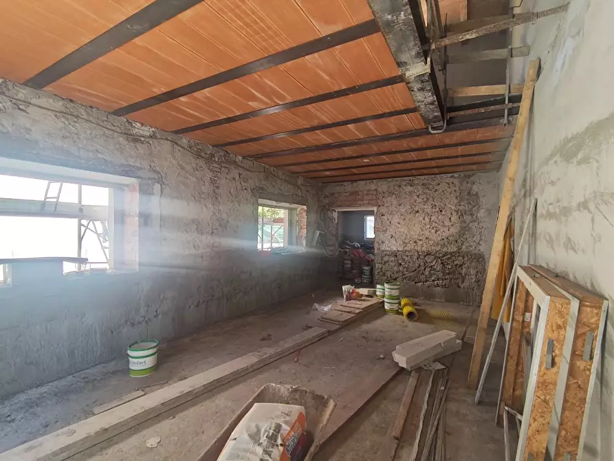 Immagine 36 di Villa in vendita  a Lucca