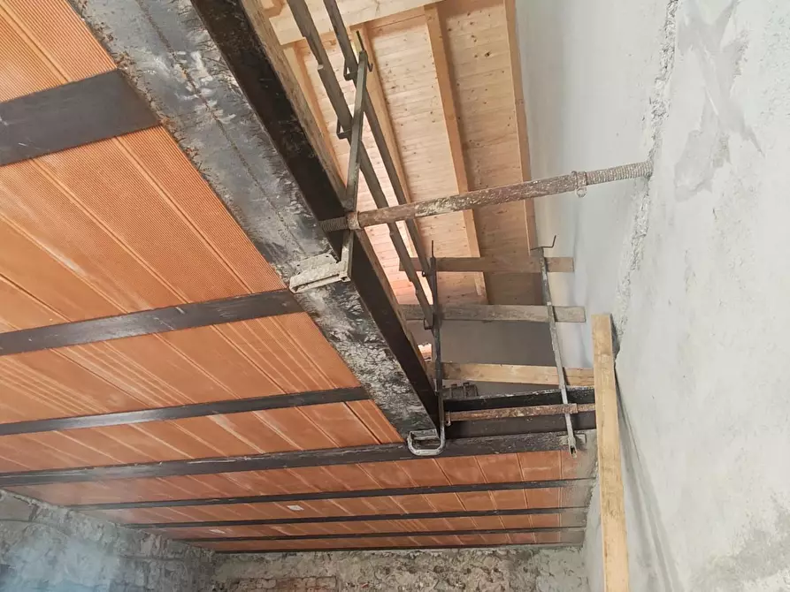 Immagine 29 di Villa in vendita  a Lucca