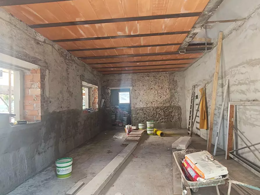 Immagine 16 di Villa in vendita  a Lucca
