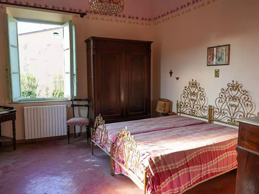 Immagine 14 di Villa in vendita  a Vicopisano