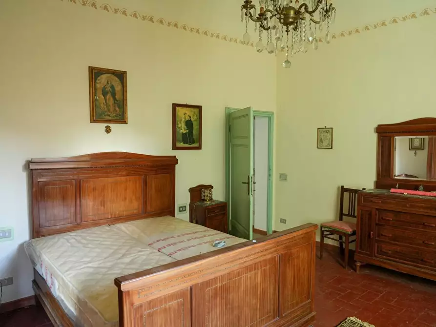 Immagine 11 di Villa in vendita  a Vicopisano