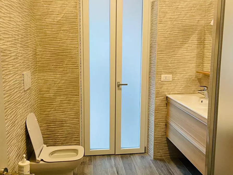 Immagine 12 di Appartamento in affitto  a Viareggio