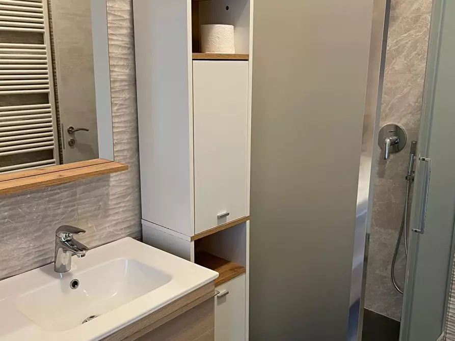 Immagine 14 di Appartamento in affitto  a Viareggio