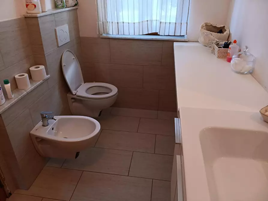 Immagine 7 di Villa in vendita  a Massa