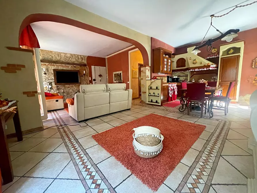 Immagine 2 di Appartamento in vendita  a Poggibonsi