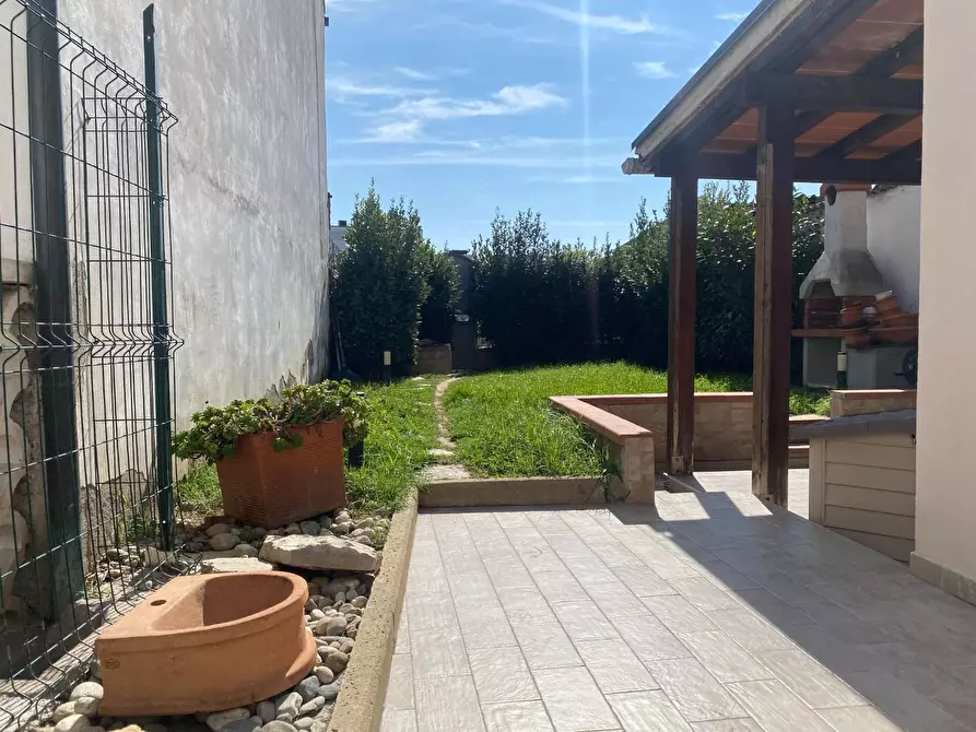 Immagine 36 di Terratetto in vendita  a Santa Maria A Monte