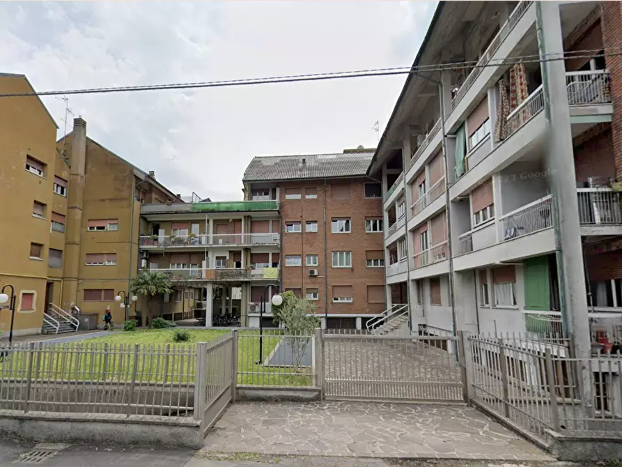 Immagine 3 di Magazzino in vendita  a Limbiate