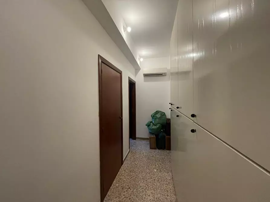 Immagine 5 di Appartamento in vendita  a Taranto