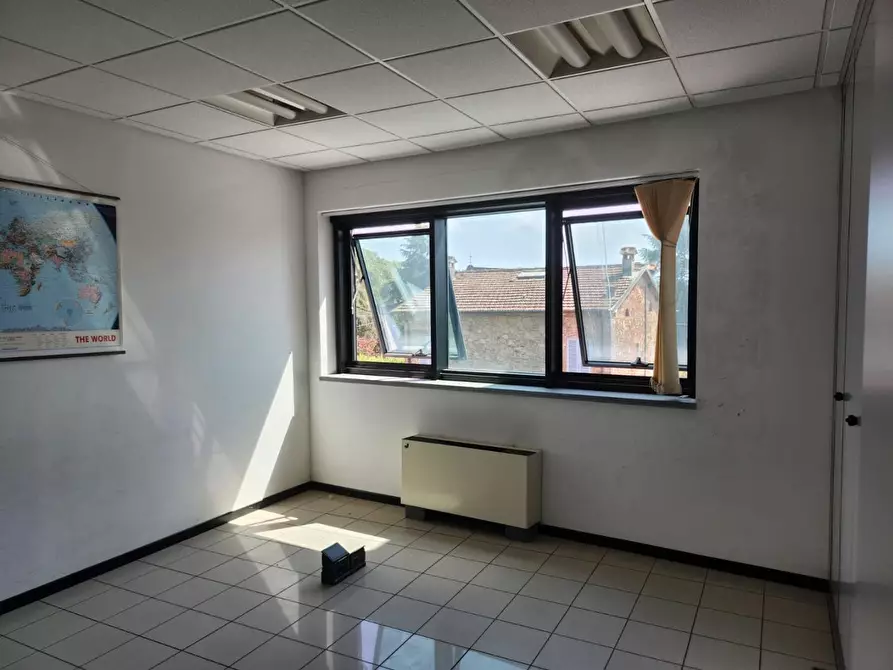 Immagine 8 di Attività artigianale in vendita  a Capannori