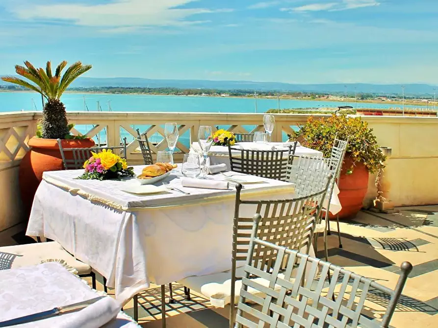 Immagine 8 di Bar / Ristorante in vendita  a Viareggio