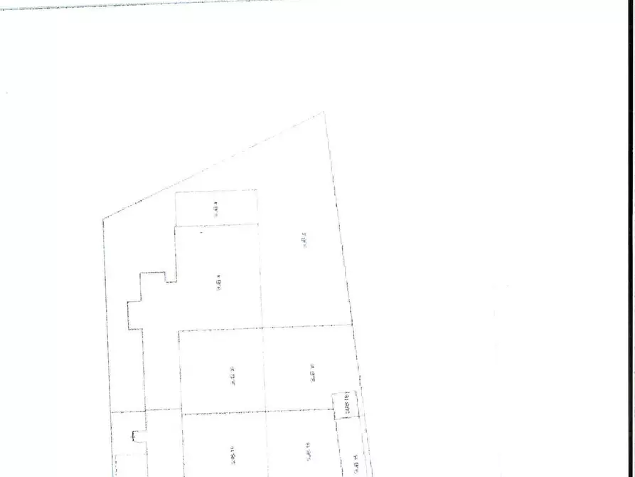 Immagine 9 di Locale commerciale in vendita  a Crespina Lorenzana