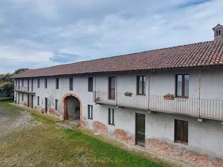 Immagine 2 di Attività artigianale in vendita  a Cassolnovo