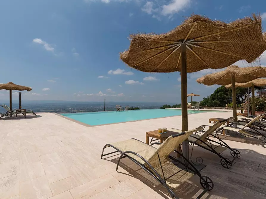 Immagine 5 di Casa colonica in vendita  a Capraia E Limite