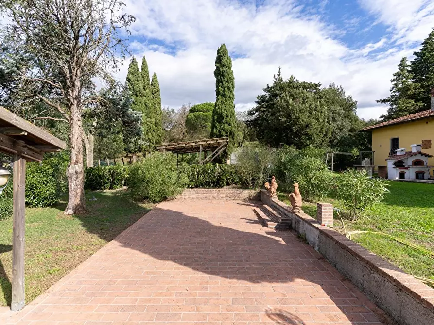 Immagine 97 di Casa colonica in vendita  a Capraia E Limite