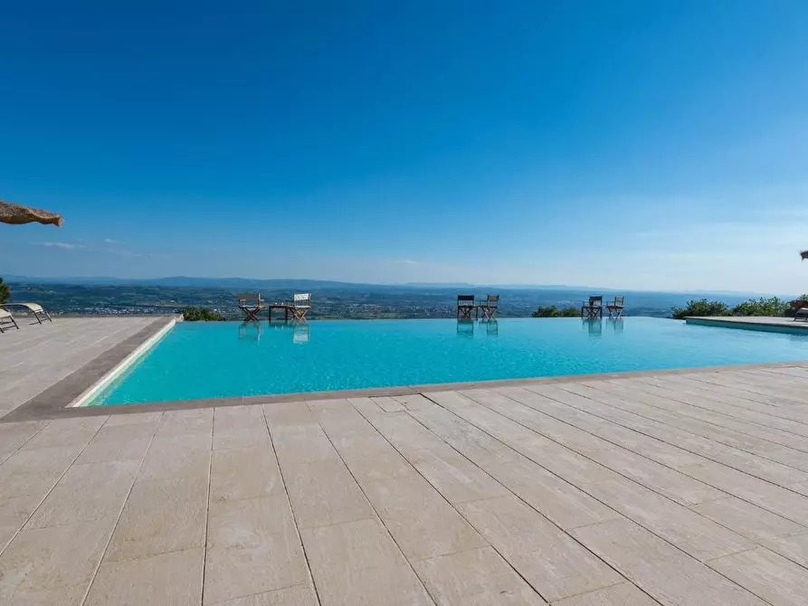 Immagine 6 di Casa colonica in vendita  a Capraia E Limite