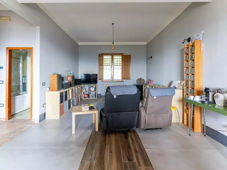 Immagine 72 di Casa colonica in vendita  a Capraia E Limite